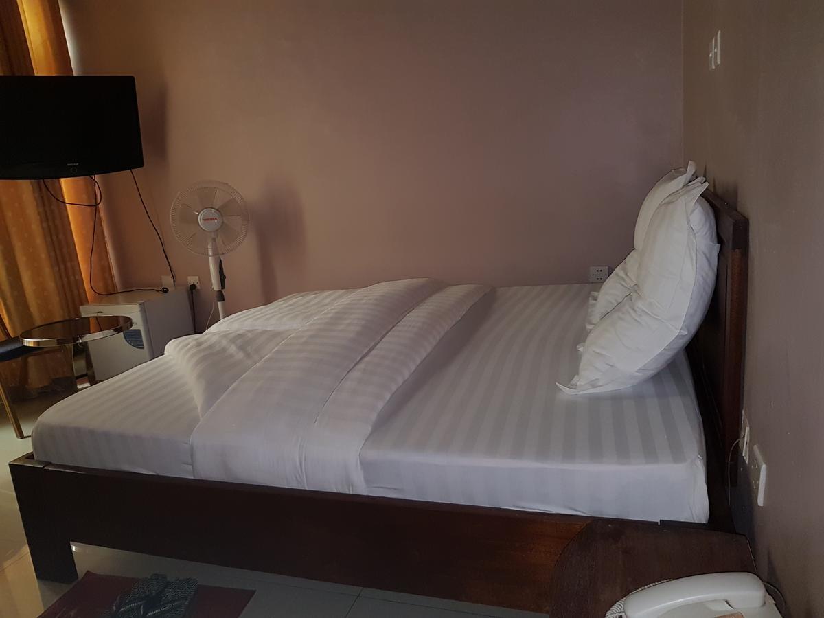 Hotel La Benediction Goma Екстер'єр фото