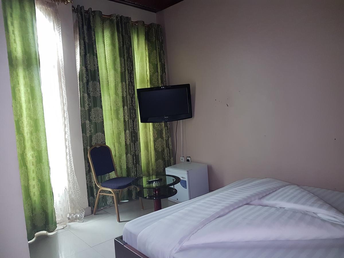 Hotel La Benediction Goma Екстер'єр фото