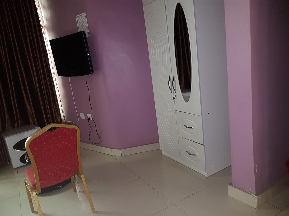 Hotel La Benediction Goma Екстер'єр фото